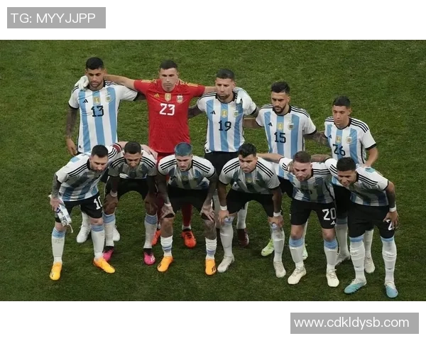 全球足球巨星强强联手最强组合揭秘 球场上的无敌阵容与绝妙配合